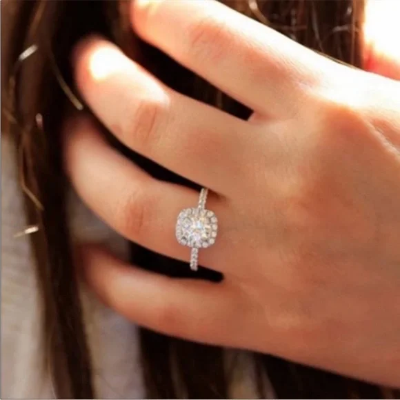 NEW 925 SILVER DIAMOND ENGAGEMENT RING - Picture 3 of 3